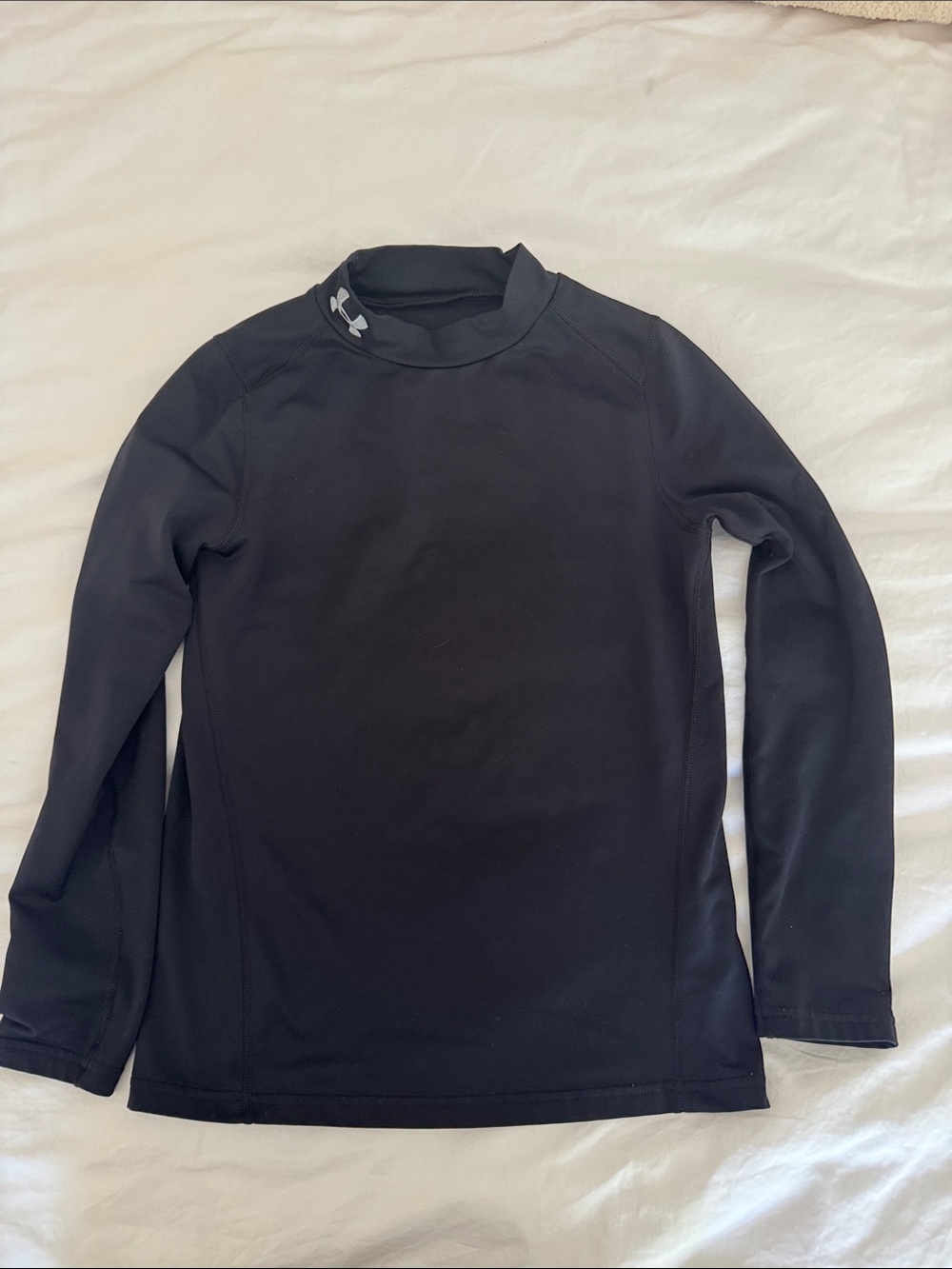 Under Armour boys thermal Black Long-Sleeve Top